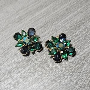 Vintage Emerald Green Clip On Earrings
